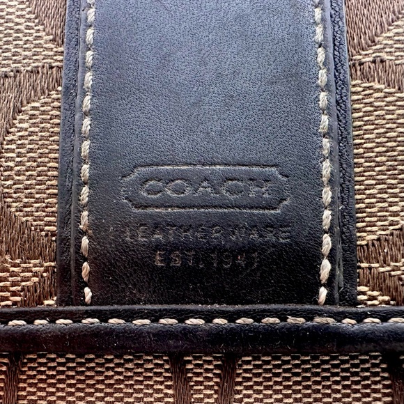 COACH Checkbook Wallet Leather Interior Trifold Signature C Jacquard Pattern - Picture 6 of 7